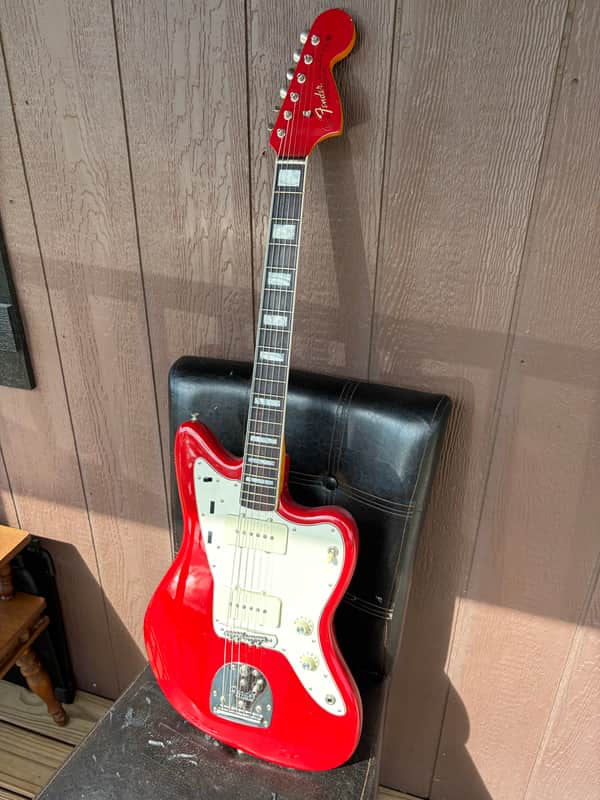 Fender American Vintage II Jazzmaster '66 2025- D. Red -Master Upgrades & Equipment