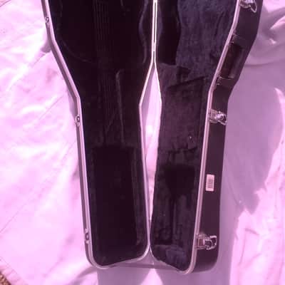 Gator Case dread 2010  - Hard case image 2