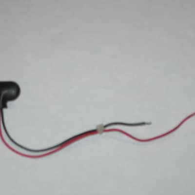 ONE very lightly used genuine Boss 9v battery clip [specifically for Boss pedals that use battery clip with black plastic covering near the terminal part (which are most of them) - but can be a replacement for the gray battery clip] image 19
