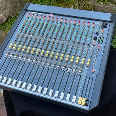 Allen & Heath MixWizard WZ4 16:2 16-Input Stereo Mixer 2014 - Present - Blue image 2