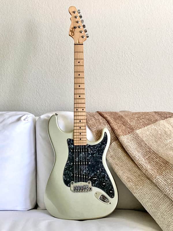 G&L LEGACY 2005 - Light Metallic Lacquer image 1