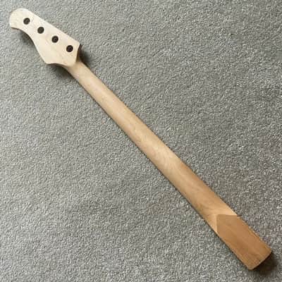 21 Frets Rosewood Fretboard 4 String Bass Maple Neck image 6