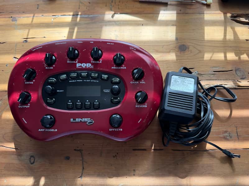 Line 6 POD xt Multi-Effect and Amp Modeler 2002 - 2006 - Red image 1