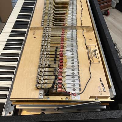 Rhodes Mark I Stage 73-Key Electric Piano 1975 - 1979 - Black Rounded Top image 17