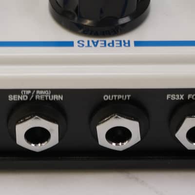 DigiTech DOD-RUBBERNECK Analog Delay Pedal with Double Concentric Knobs, Double Footswitches and Remote Footswitch Control (White) image 4