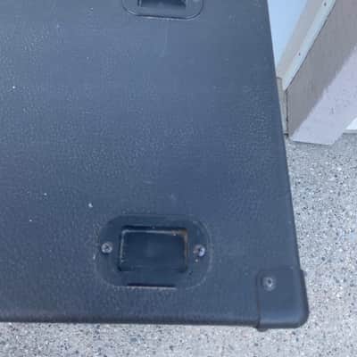 Peavey 5150 4x12" Straight  Guitar Cabinet  - Black image 5