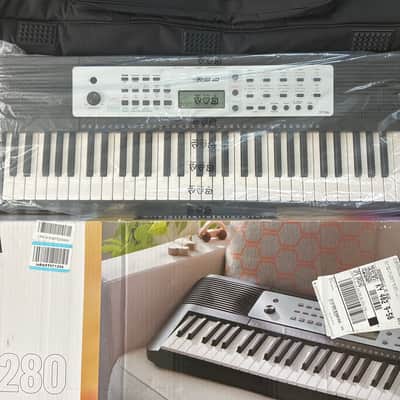 Yamaha YPT-280 61-Key Portable Keyboard w/ Gator Soft Case image 1