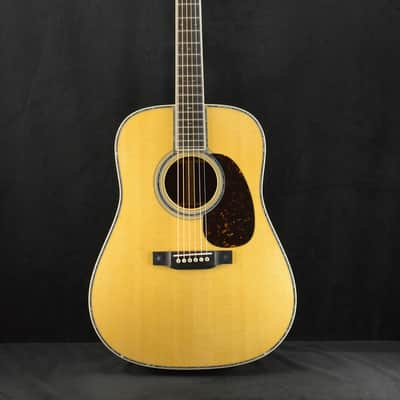 Martin D-42 Natural image 2