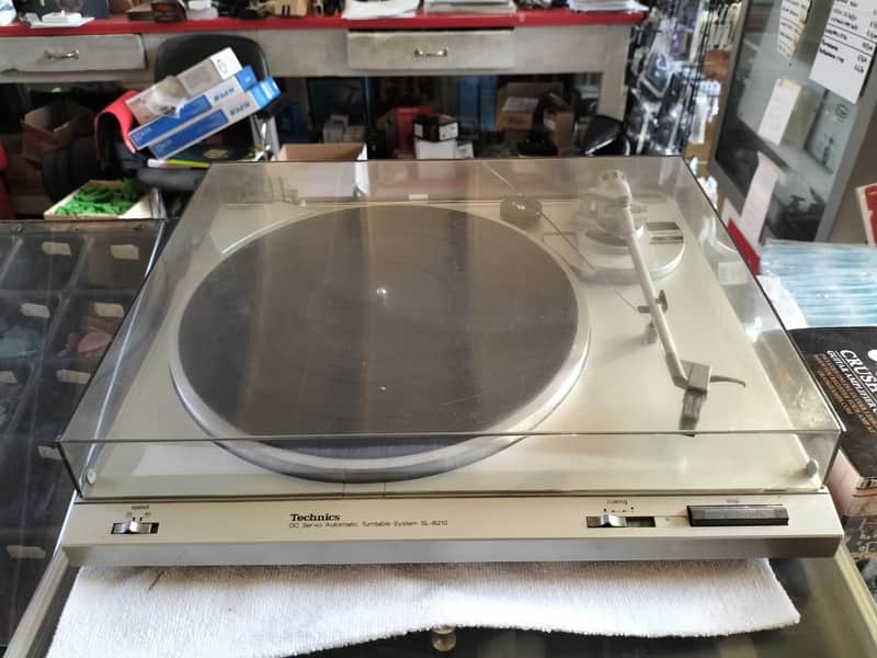 Technics SL-B210 Turntable image 1