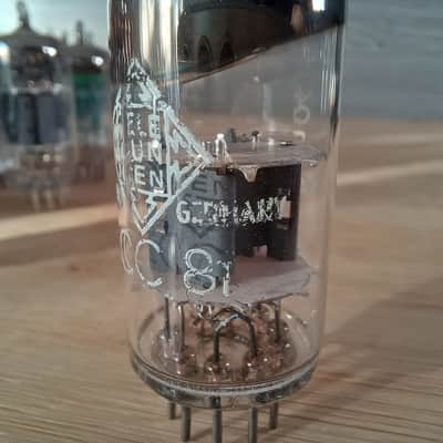 Immagine Very rare earlier construction 1956 NOS TELEFUNKEN ecc81 12at7 perfect, fully tested. Rounded plate with no hole. - 8