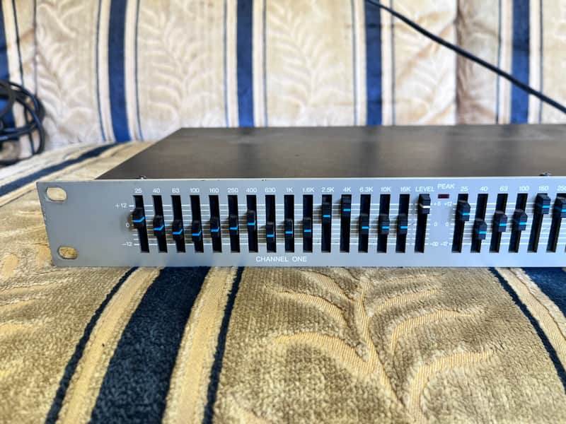AB International Model 215 Graphic Equalizer image 1