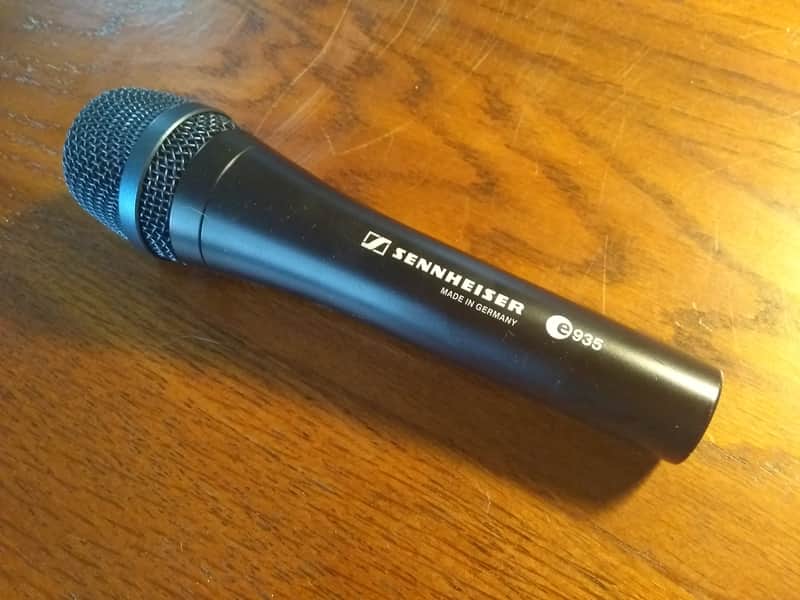 Sennheiser e935 Handheld Cardioid Dynamic Vocal Microphone | Reverb