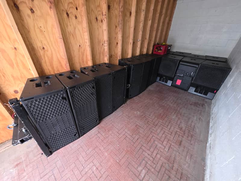 Clair i-3 Line Array/i-5b Subwoofers/Crown Macro-Tech 3600VZ amps/Lake Processors/Complete System i-3 2005-2010 - Black
