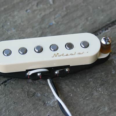 Fender Vintage Noiseless Stratocaster Neck / Middle Pickup | Reverb