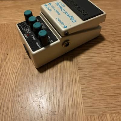 Boss DD-3 1987 blue label digital delay pedal image 3
