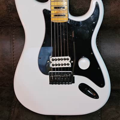 Partscaster Stratocaster Tom Delonge Inspired - White image 6