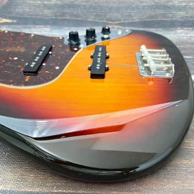 Fender Japan JB62-US Jazz Bass Alder Body 3TS Sunburst/USA Pickups image 8