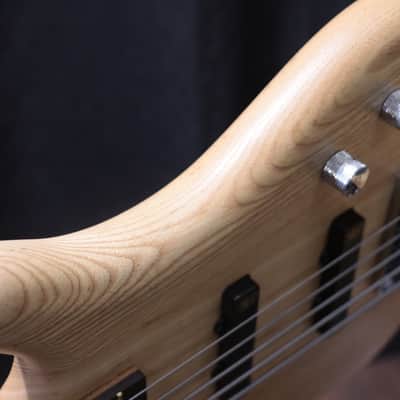 Warwick Pro Series Corvette Standard 5-String Ash Natural Transparent Satin image 13