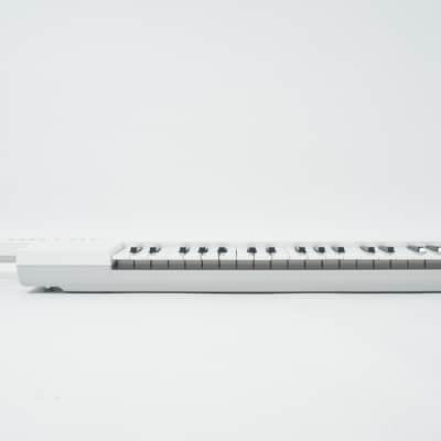 YAMAHA SHS-300 White USB Shoulder Keyboard Keytar Built-in Speaker MINT image 5