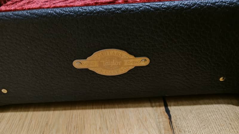 Taylor Deluxe Hardshell Grand Concert Case 2025 - Brown image 1