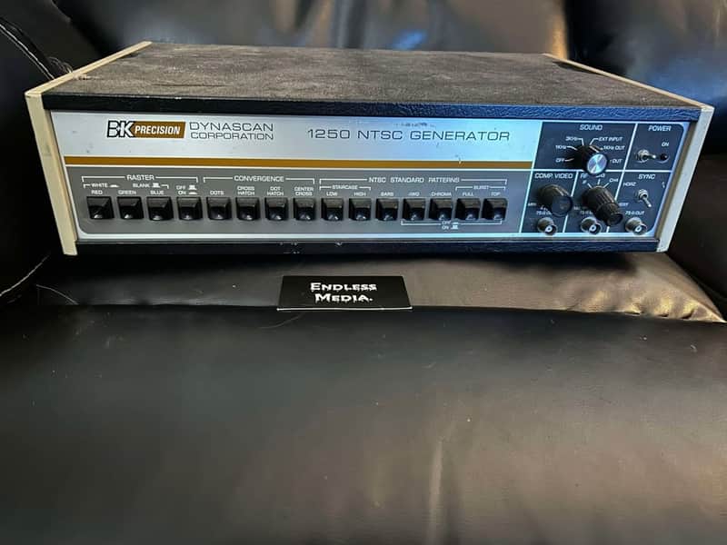 B&K 1250 NTSC Signal Generator image 1