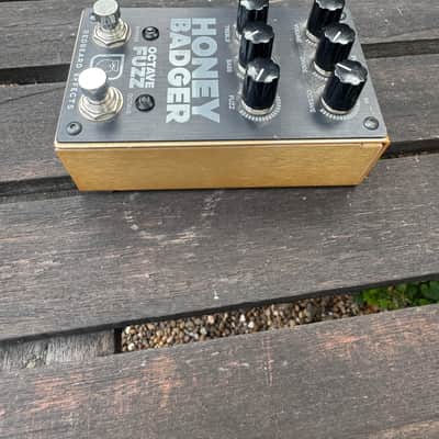 Honey Badger Octave Fuzz 2020s - Black/Gold image 3