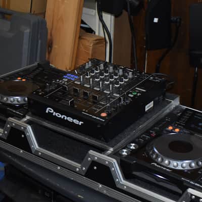 Pioneer CDJ-2000 Nexus (x2) with DJM 900 Nexus 4-Channel Mixer 2010s - Black image 2