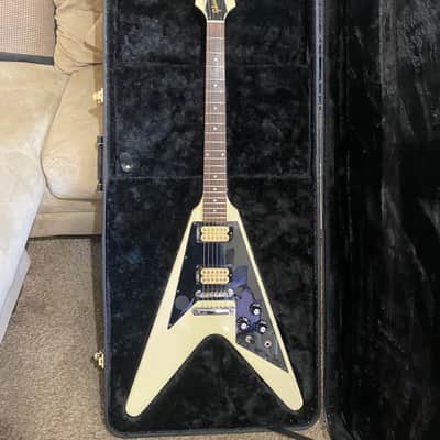 Gibson Flying V with Stop Bar Tailpiece and Triangle Knob Layout 1975-1979 - Alpine White image 1