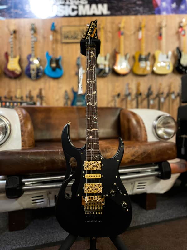 Ibanez Steve Vai "PIA" Signature Edition E-Gitarre 6 String Onyx Black + Case M20RG - 3542 Gramm image 1