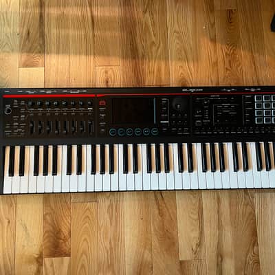 Roland FANTOM-06 61-Key Workstation Keyboard