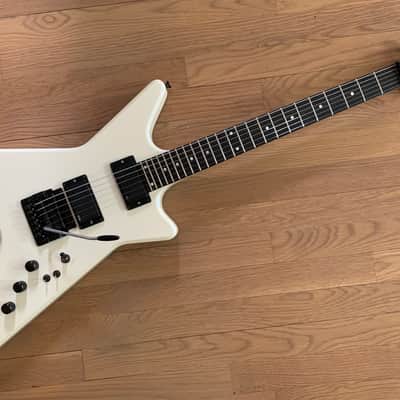 1988-89 Carvin V220 Guitar, Pearl White, OHSC, Kahler, EMG, Vintage 80s-90s image 2