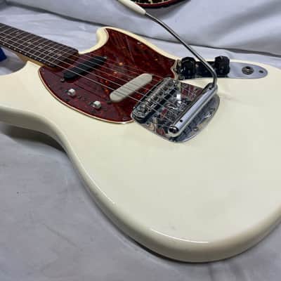 Fender Mustang 1967 Electric Guitar - Non-Original Neck Pickup image 19