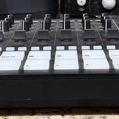 Roland MC-707 Groovebox Black image 3
