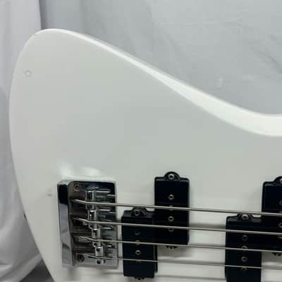 Burny Mockingbird 4-String Electric Bass imagen 4
