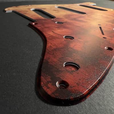 Miraculum Workshop 11-Hole SSS Pickguard for Fender Stratocaster – Rusted Copper Bild 2