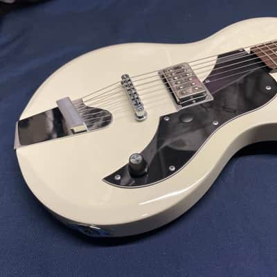 Supro Island Series Jamesport Singlecut Guitar 2016 - Antique White image 6