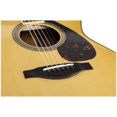 Yamaha L Series Rosewood Small Body Acoustic Guitar With Passive Pickup With Hard Bag; Natural image 9