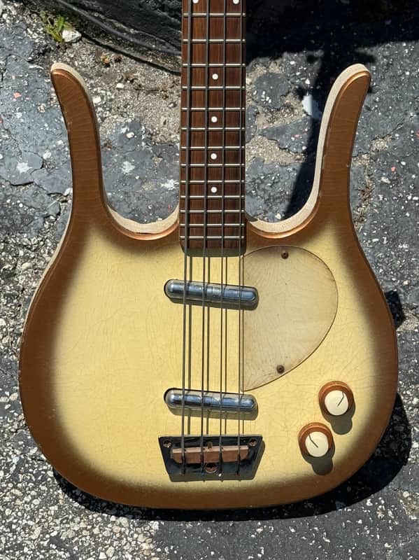 Danelectro Longhorn Bass