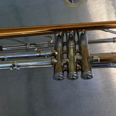 SUMMER DEAL RARE LARGE BORE HOLTON MODEL 51 TRUMPET ORIGINAL FINISH COMPRESSION FINE LARGEST BORE HOLTON MADE ELKGART MADE WITH GOOD CASE image 14
