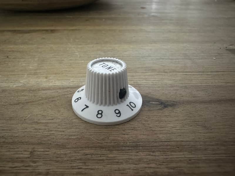 Fender Jazzmaster witch hat tone knob
