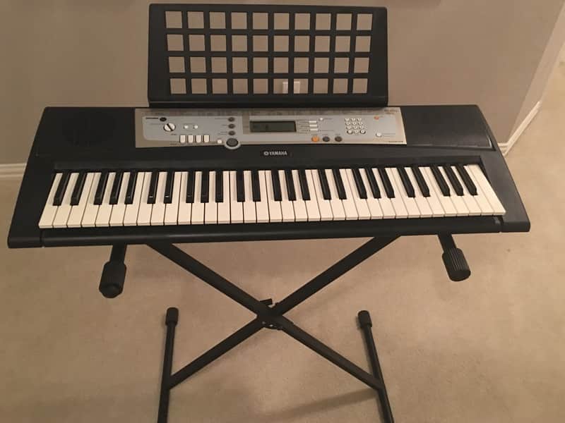 Yamaha PSR-E203 2003 Black & Silver | Reverb
