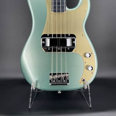 Immagine Electrical Guitar Company 34.00 bolt on Aluminum neck P Bass Rickenbacker horseshoe 2023 - Polished and Mystic Surf Green - 3
