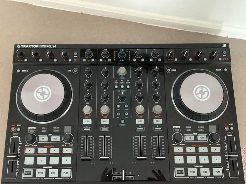 Native Instruments Traktor Kontrol S4 MK2 WITH CARRYING CASE image 1