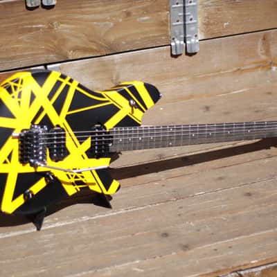 EVH  Wolfgang® Special Striped Series - Black and Yellow image 4