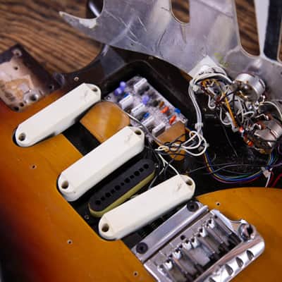 Fender Elite Stratocaster with Maple Fretboard 1983 - Brown Sunburst image 16