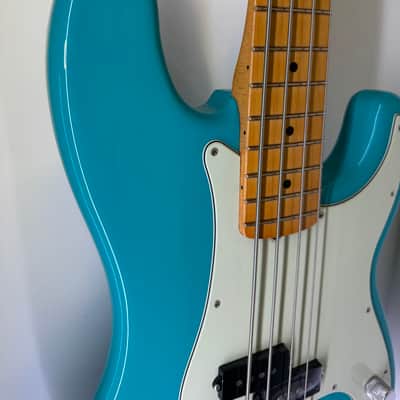 Fender American Professional II Precision Bass with Maple Fretboard 2020 - Present - Miami Blue image 3