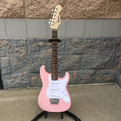 Squier Mini Stratocaster - Pink image 2