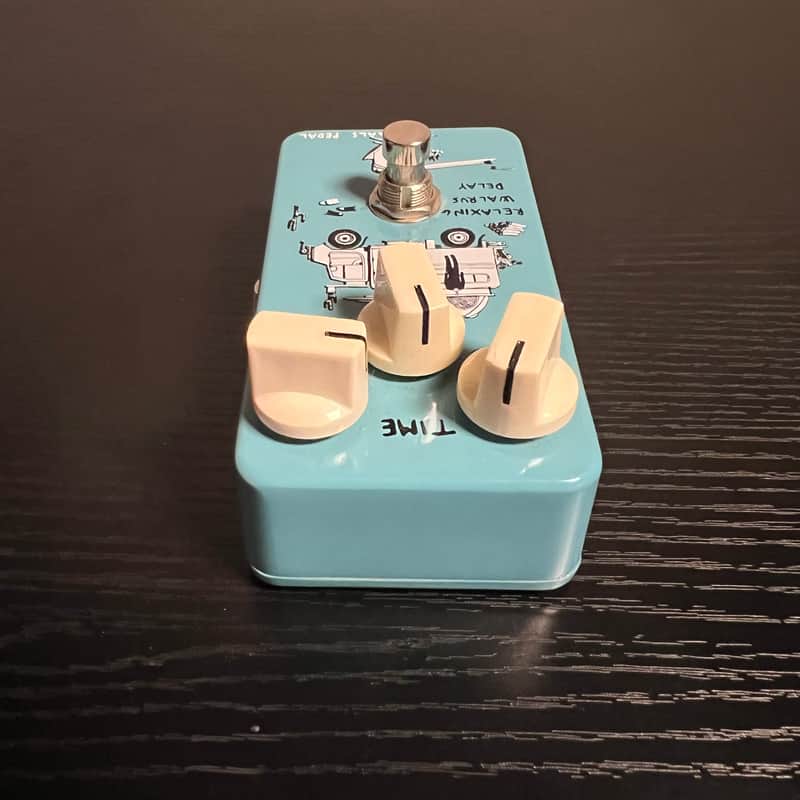 Animals Pedal Relaxing Walrus Delay V1 (Blue Graphic) | Open Box