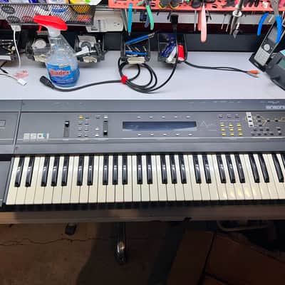 Ensoniq ESQ-1 Wave Synthesizer 1986 - Black