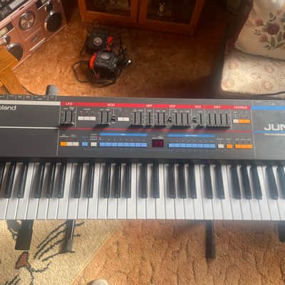 Roland Juno-106 Synthesizer image 8